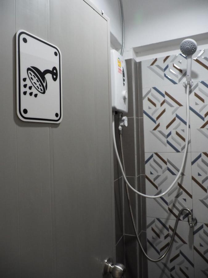 Prachan Hostel Thong Sala Buitenkant foto