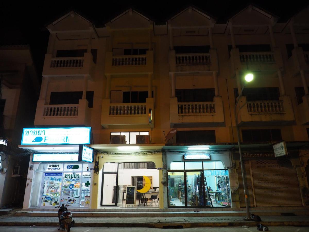 Prachan Hostel Thong Sala Buitenkant foto