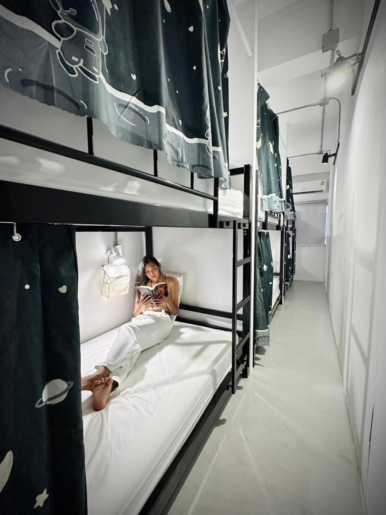 Prachan Hostel Thong Sala Buitenkant foto