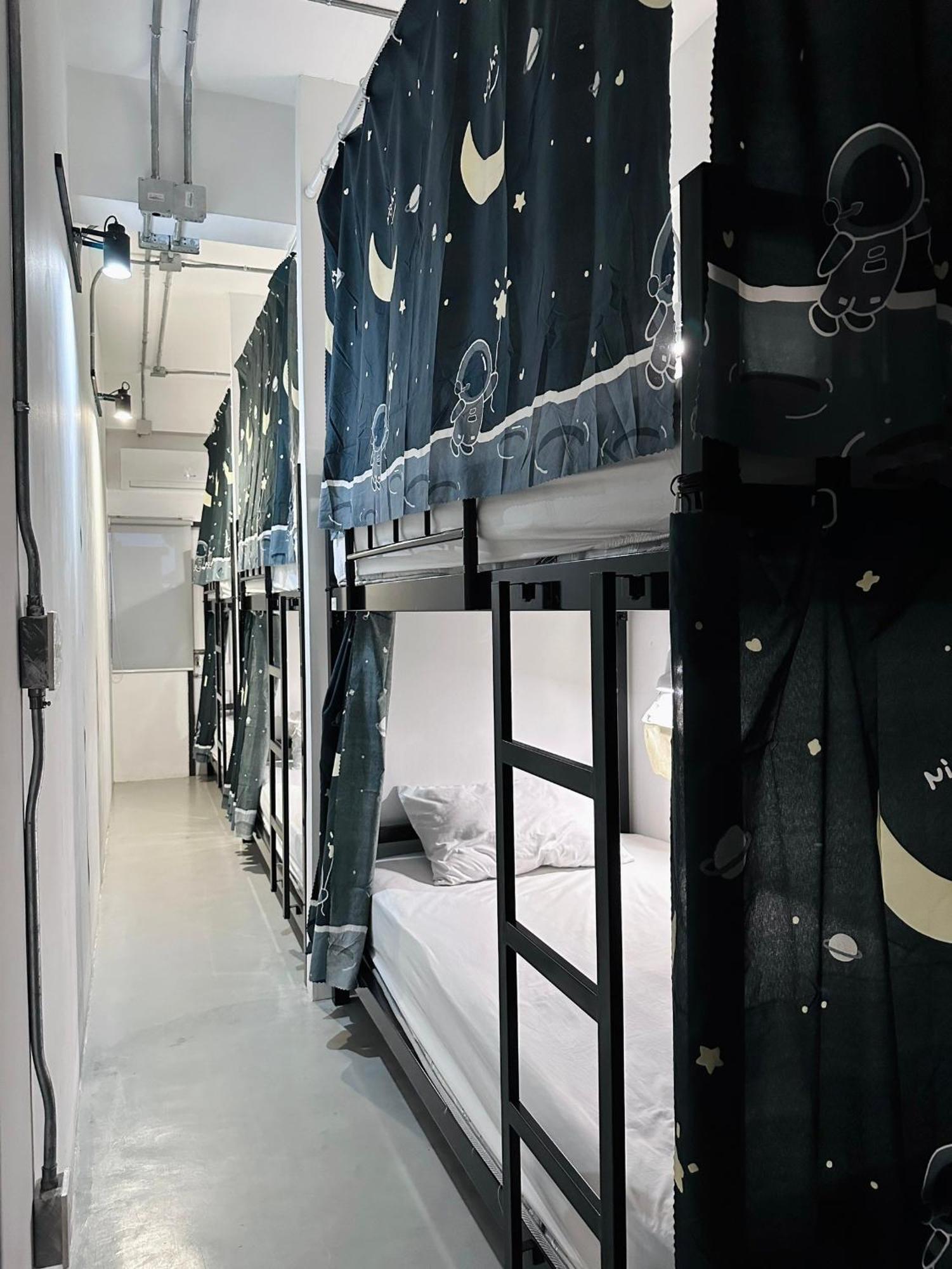 Prachan Hostel Thong Sala Buitenkant foto